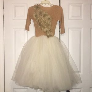 Puff bottom,gold top and elegant flowers across